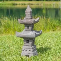 Product image 3 of the product “Japanese style Garden Lantern, made from Andesit Stone. Multipart. 75 cm Height, Roof is 25 cm width. ”